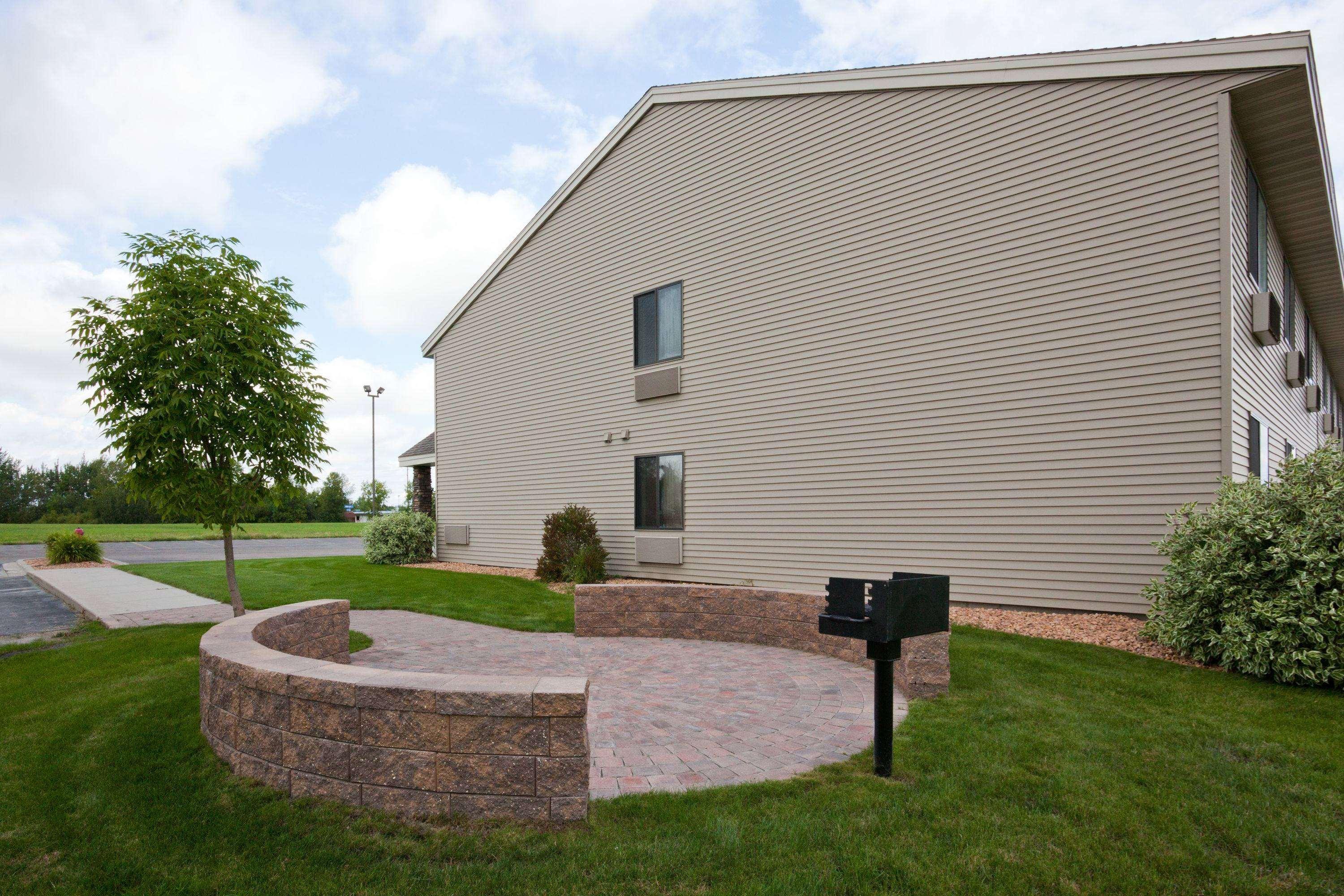 Americinn By Wyndham Thief River Falls Exterior photo